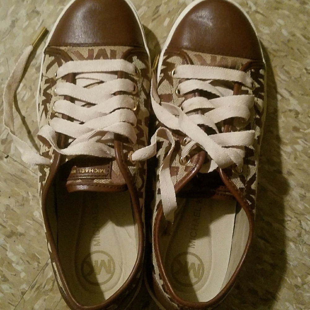 Womens Michael Kors Sneaker -7 1/2